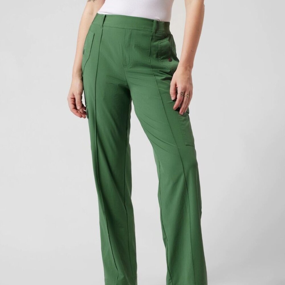 Athleta Vienna Cargo pants Size 2